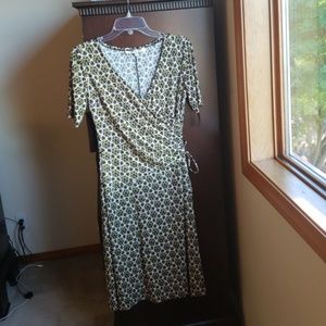 Beautiful dress with link chain design.